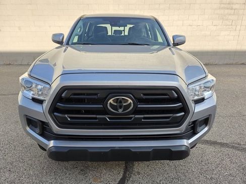 Used 2018 Toyota Tacoma SR image 8