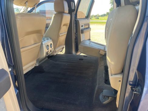 Used 2012 Ford F150 Lariat w/ Lariat Chrome Pkg image 11