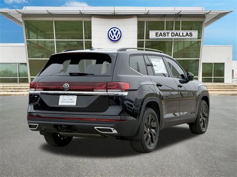 New 2026 Volkswagen Atlas SE image 3
