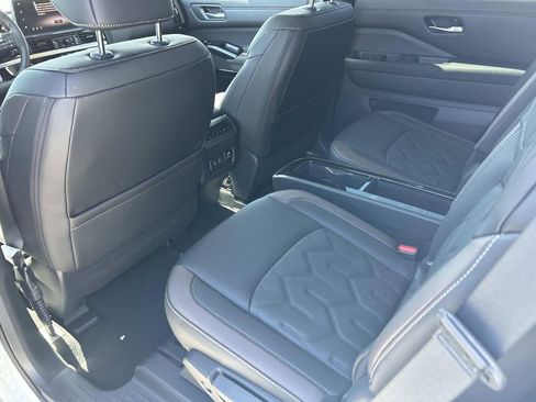 New 2026 Nissan Pathfinder Platinum AWD/4WD image 19