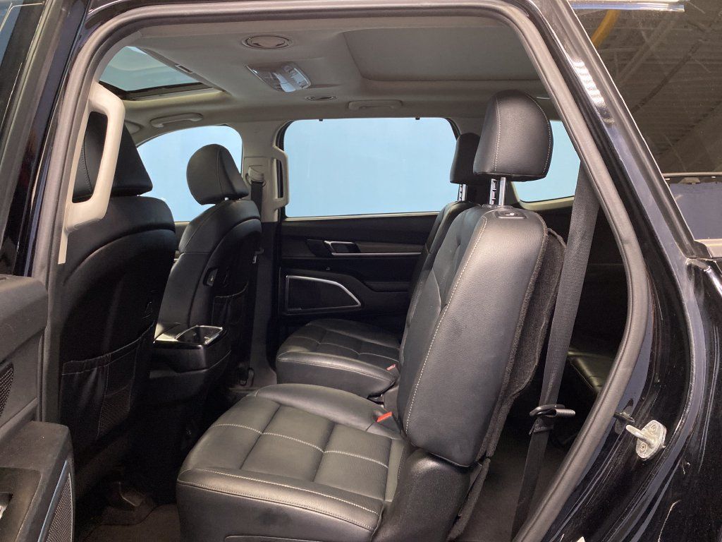 Used 2022 Kia Telluride SX w/ Nightfall Edition Package AWD/4WD image 22