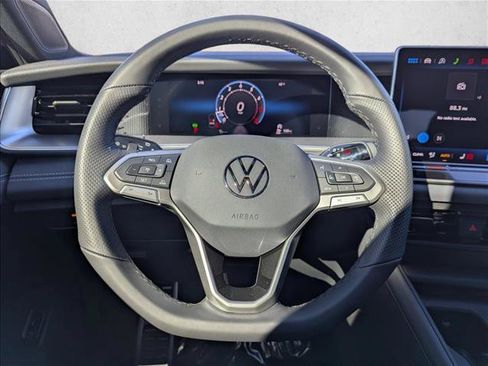 New 2026 Volkswagen Tiguan SE R-Line FWD image 15