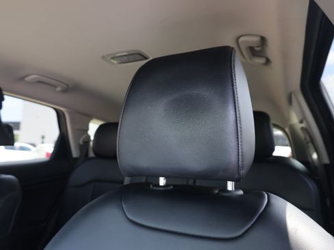 Used 2024 Kia Sportage EX FWD image 25