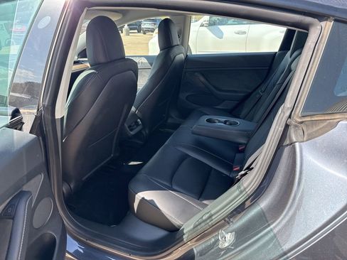 Used 2023 Tesla Model 3 Standard Range image 8