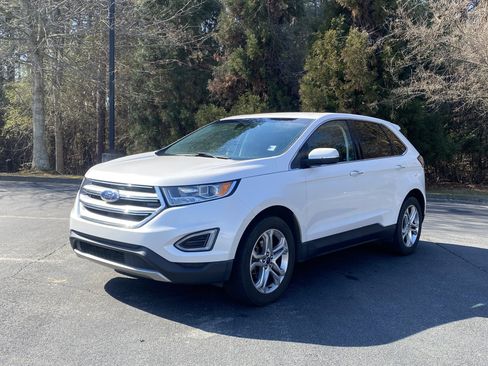 Used 2018 Ford Edge Titanium w/ Ford Safe & Smart Package image 5