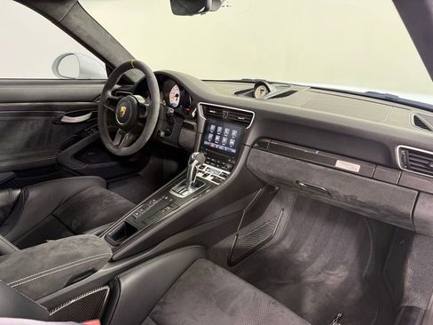 Certified 2019 Porsche 911 GT3 RS image 17