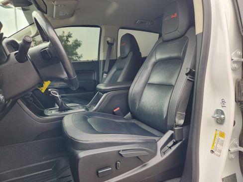 Used 2022 GMC Canyon AT4 AWD/4WD image 2