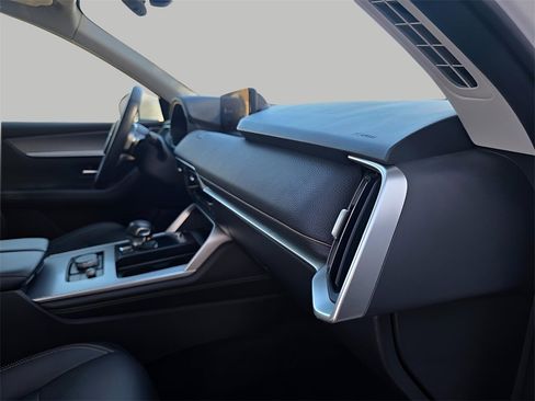 Used 2024 MAZDA CX-90 3.3 Turbo w/ Premium Package image 17