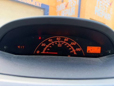 Used 2010 Toyota Yaris 2-Door Hatchback FWD image 18