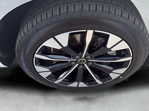 New 2026 Volvo XC60 T8 Plus w/ Protection Package Premier image 22