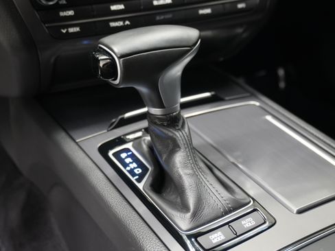 Used 2018 Genesis G80 3.8 RWD image 22