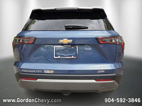 New 2026 Chevrolet Equinox LT w/ Convenience Package II AWD/4WD image 5