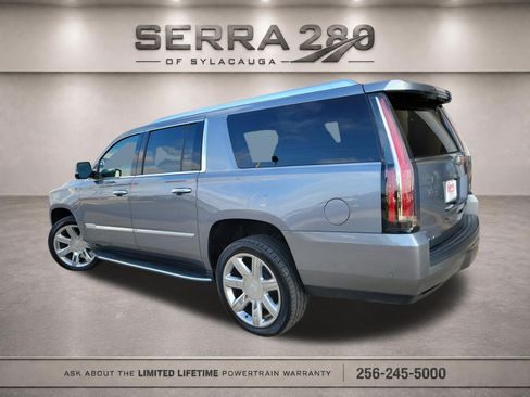 Used 2019 Cadillac Escalade ESV Luxury RWD image 5