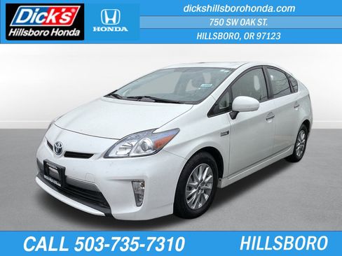 Used 2014 Toyota Prius Prime Advanced image 2
