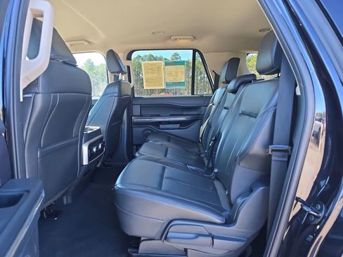 Used 2024 Ford Expedition Max XLT image 19