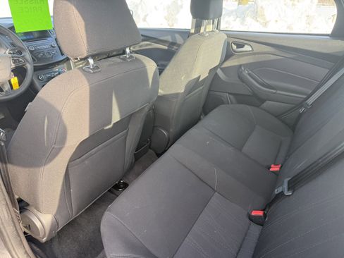Used 2017 Ford Focus SE image 8