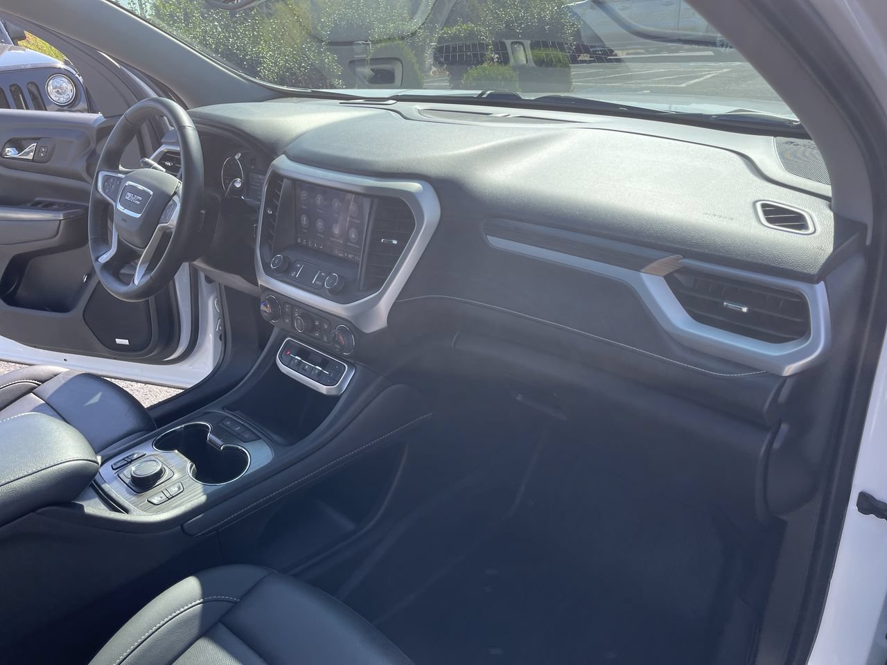 Used 2023 GMC Acadia SLT w/ Elevation Edition AWD/4WD image 30