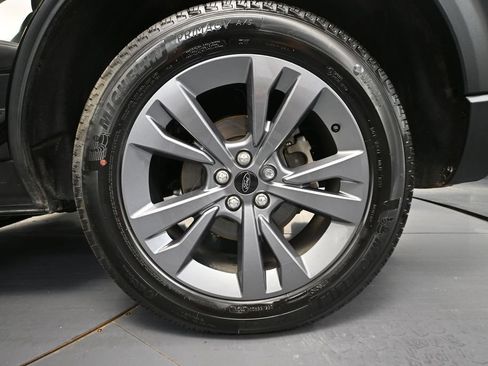 Used 2025 Ford Explorer Active w/ Active Comfort Package AWD/4WD image 12
