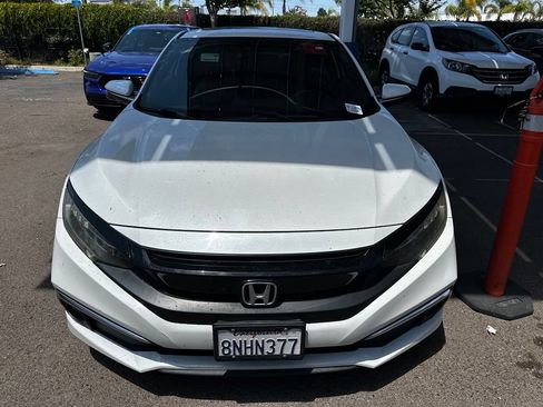 Used 2019 Honda Civic Touring image 4