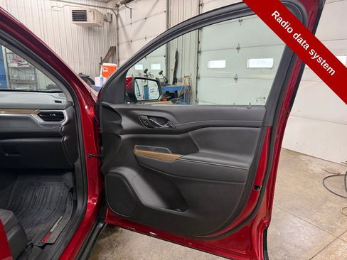 Used 2023 GMC Acadia SLE w/ Driver Convenience Package image 34