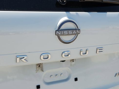 Used 2022 Nissan Rogue S image 21
