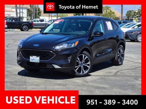 Used 2021 Ford Escape SE w/ SE Sport Appearance Package FWD image 1