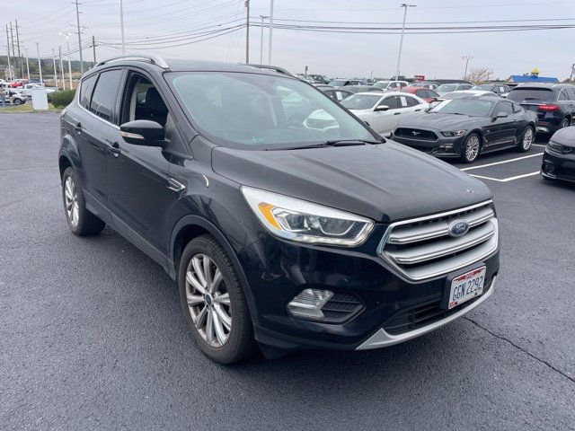 Used 2017 Ford Escape Titanium FWD image 3