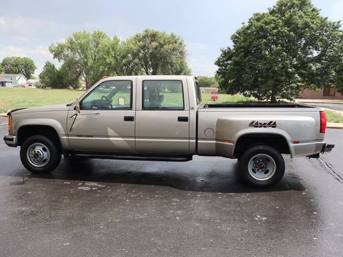 Used 1999 GMC Sierra 3500 4x4 Crew Cab w/ Marketing Option Pkg 3 image 9