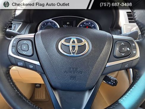 Used 2015 Toyota Camry XLE w/ Moonroof Package FWD image 13