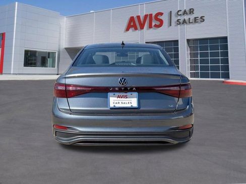 Used 2025 Volkswagen Jetta SE image 7