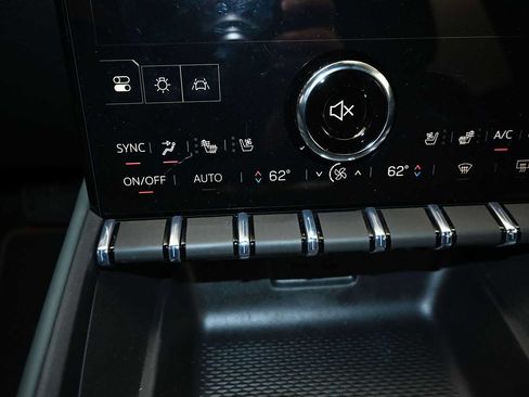 Used 2026 GMC Terrain AT4 w/ Convenience Package III AWD/4WD image 12