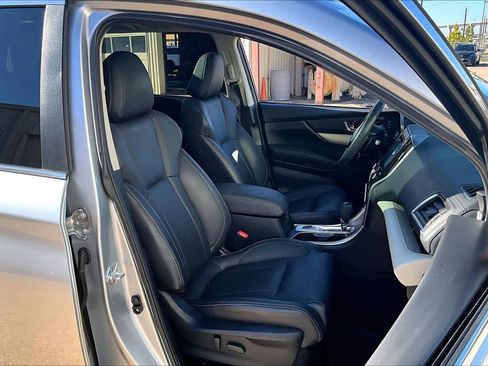 Used 2022 Subaru Ascent Limited w/ Technology Package image 8