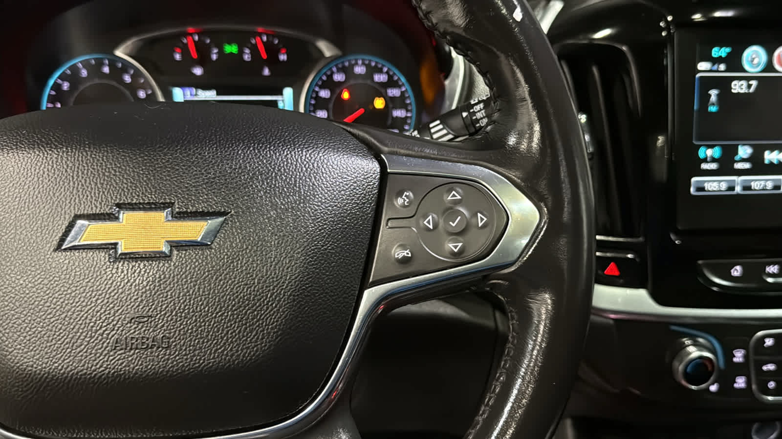Used 2019 Chevrolet Traverse LT w/ LT Premium Package AWD/4WD image 13