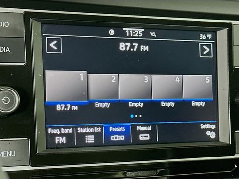 Used 2021 Volkswagen Jetta SE w/ SE Cold Weather Package image 21