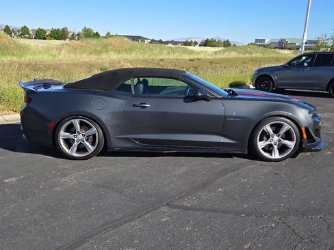 Used 2017 Chevrolet Camaro SS RWD image 4