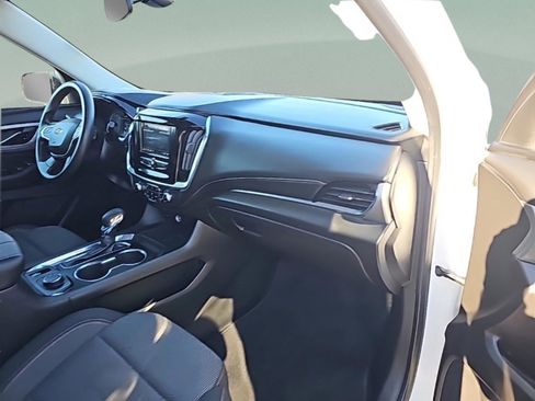 Used 2021 Chevrolet Traverse LS image 31