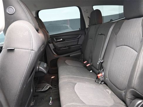 Used 2017 Chevrolet Traverse LT w/ Style and Technology Package image 11
