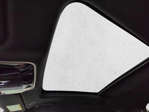 Used 2024 Land Rover Range Rover Velar Dynamic HSE image 20