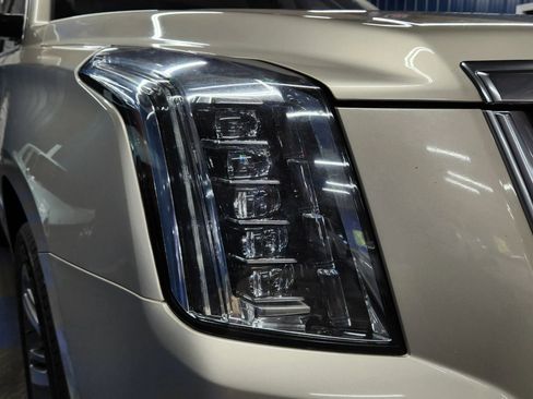 Used 2015 Cadillac Escalade Premium image 53