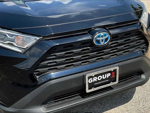 Used 2021 Toyota RAV4 XLE image 29