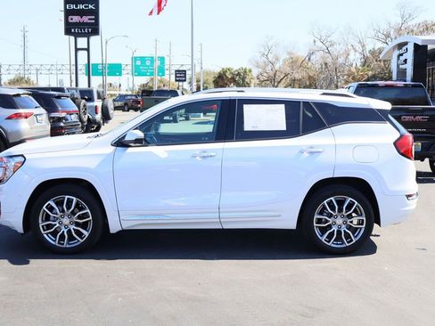 Used 2023 GMC Terrain Denali w/ Denali Premium Package image 5