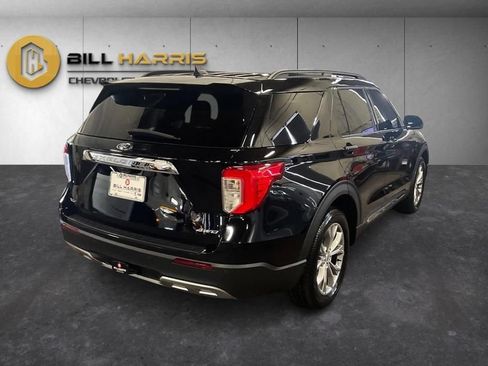 Used 2023 Ford Explorer XLT w/ Equipment Group 202A AWD/4WD image 2