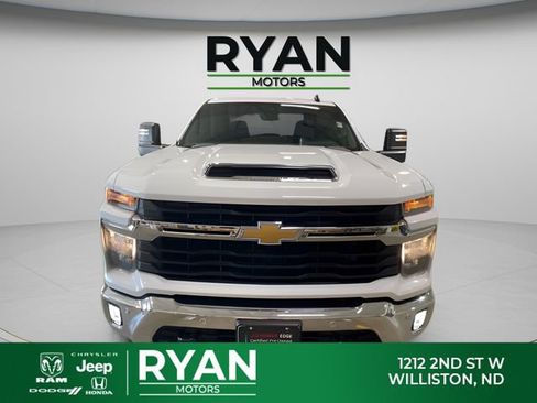 Used 2025 Chevrolet Silverado 2500 LT w/ All Star Edition AWD/4WD image 9