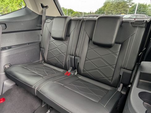 Used 2024 Volkswagen Atlas SE AWD/4WD image 19
