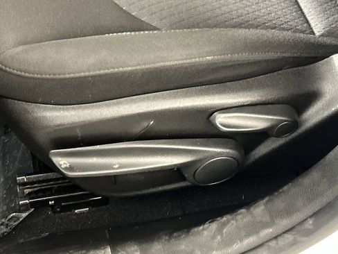 Used 2021 Jeep Renegade Latitude image 18