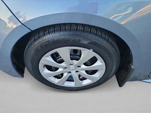 Used 2025 Toyota Corolla LE image 9