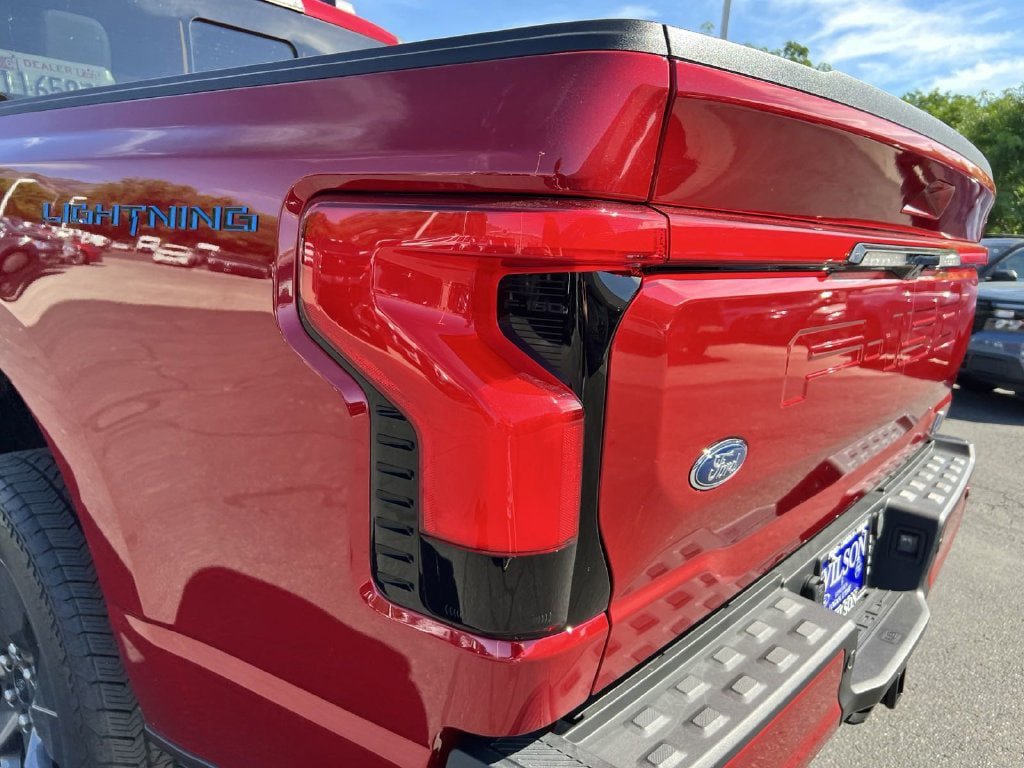 Used 2023 Ford F150 Lightning Lariat AWD/4WD image 36