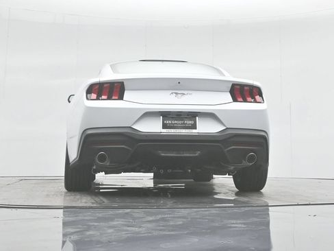 Used 2025 Ford Mustang Coupe RWD image 46