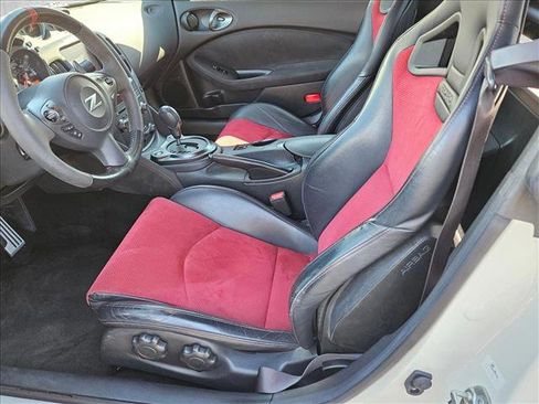 Used 2018 Nissan 370Z NISMO image 15