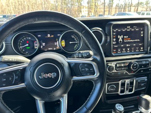 Used 2023 Jeep Wrangler Sahara w/ Cold Weather Group image 22